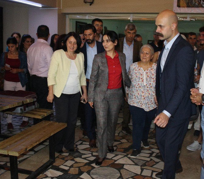 Hdp Eş Genel Başkanı Yüksekdağ, Antalya’da Lokma Dağıtımına Katıldı