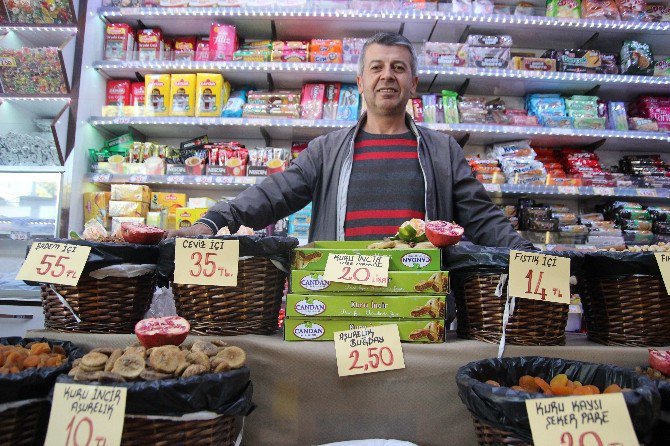 Aşure Malzemeleri Tezgahlardaki Yerini Aldı