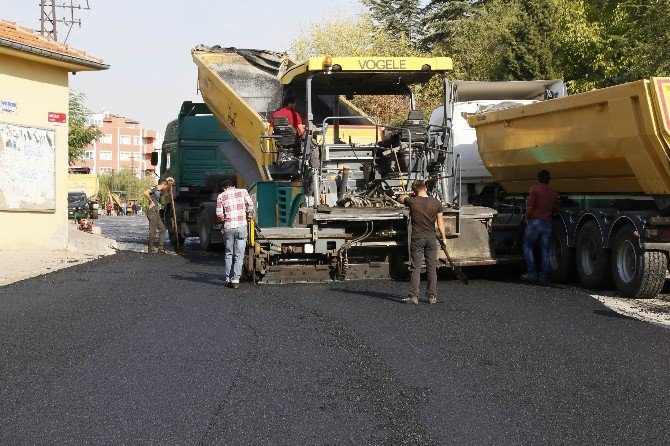 Hastane Caddesinde Sıcak Asfalt Çalışması Başladı