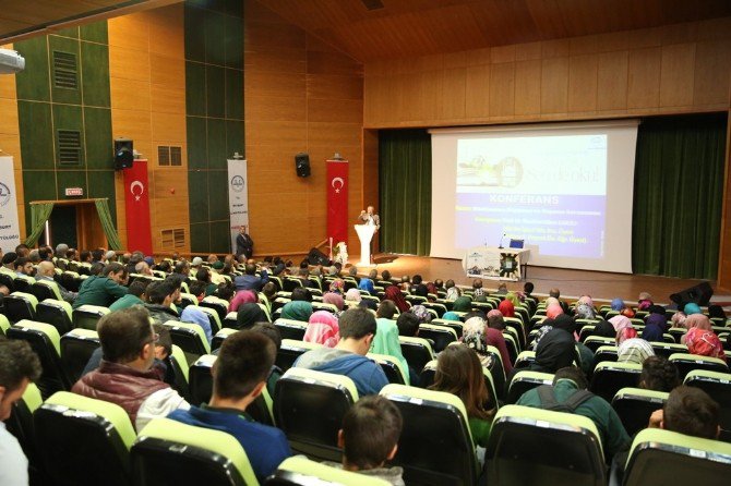 ‘Müslümanca Düşünme Ve Yaşama Sorunumuz’ Konulu Konferans Düzenlendi