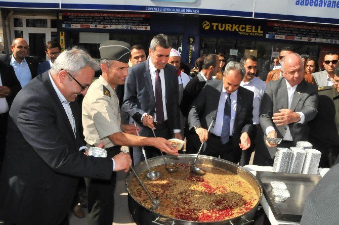 Akşehir Belediyesi’nden Aşure İkramı