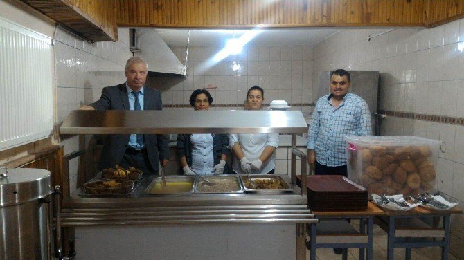 Kulu Öğretmenevinden Taşımalı Öğrencilere Yemek Hizmeti