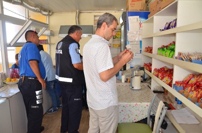 Kuşadası’nda Zabıta Ekiplerinden Kantin Denetimi