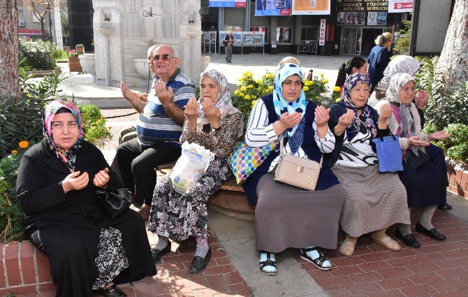 Nazilli Belediyesi 10 Bin Kişiye Aşure Dağıttı