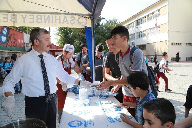 Aşureler Şahinbey’den