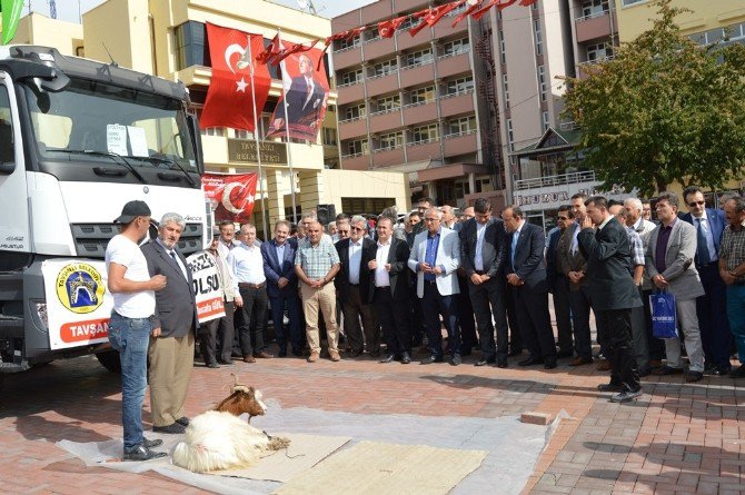 Tavşanlı’da 40 Bin Kişiye Aşure