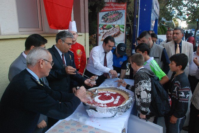 Tokat Polisinden Aşure İkramı