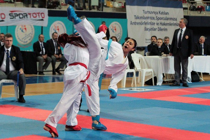 Ümit, Genç Ve 21 Yaş Altı Türkiye Karate Şampiyonası Kuşadası’nda Yapılacak