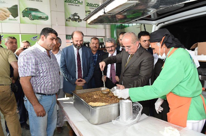 Vali Tuna: “Aşure Günleri Beraberliğimizi Pekiştirdiğimiz Günlerdir”