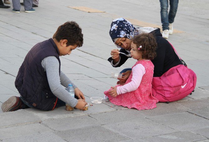 Yozgat Belediyesi Bin 500 Kişiye Aşure Dağıttı