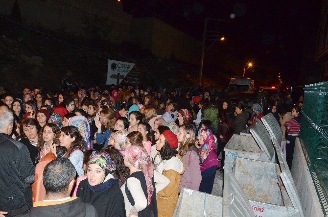 Zonguldak’ta Yurtta Kalan Kız Öğrencilerin Eylemi