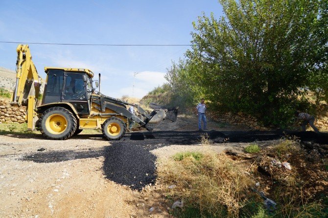 Örenli Mahallesinde Yol Bakım Ve Onarım Çalışması Yapılıyor