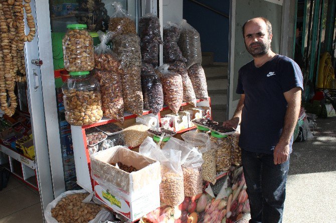 Aşure Malzemeleri Tezgahlarda Yerini Aldı