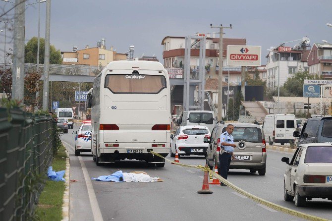 Üst Geçit Yerine Tel Örgünün Arasından Geçti, Hayatından Oldu