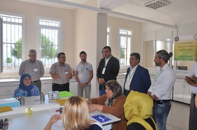 Buharkent’te Bitkisel Kozmetik Ürünler Kursu Açıldı