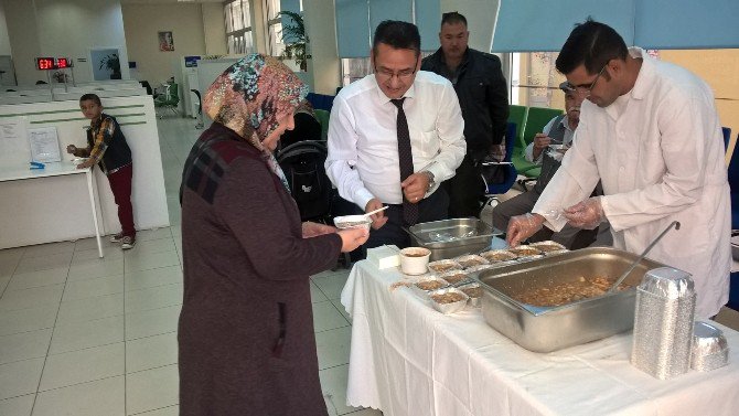 Clk Uludağ Elektrik Aşure Günü, Müşterilerinin Ağzını Tatlandırdı