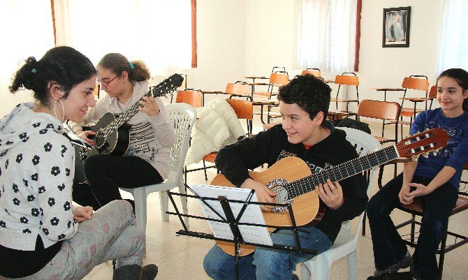 Bin Çocuk Korosu Çalışmalarına Başladı