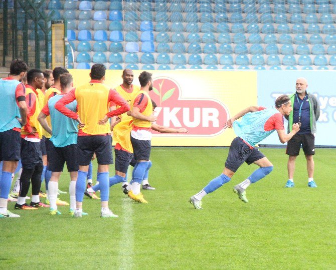 Hikmet Karaman: “İki Takım İçinde Önemli Bir Maç”