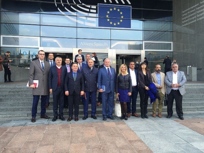 Atabay, ’Turizmde Mülteci’ Toplantısında Yaşanan Sorunları Dile Getirdi