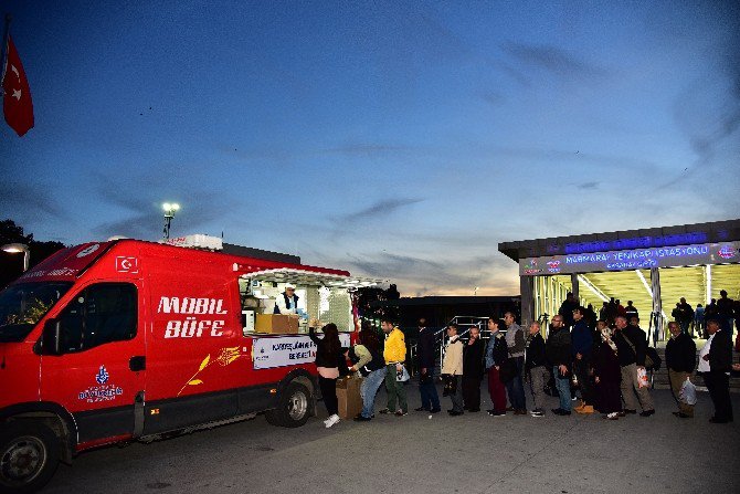 İbb’den 20 Meydanda Aşure İkramı