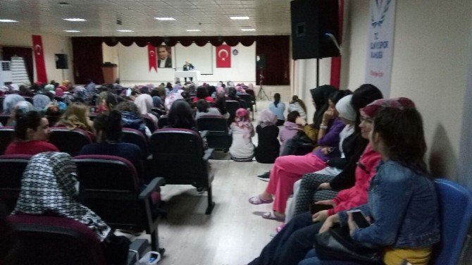 Melikgazi Kız Öğrenci Yurdu’nda "Muharrem Ayı Ve Aşure" Konulu Konferans Verildi