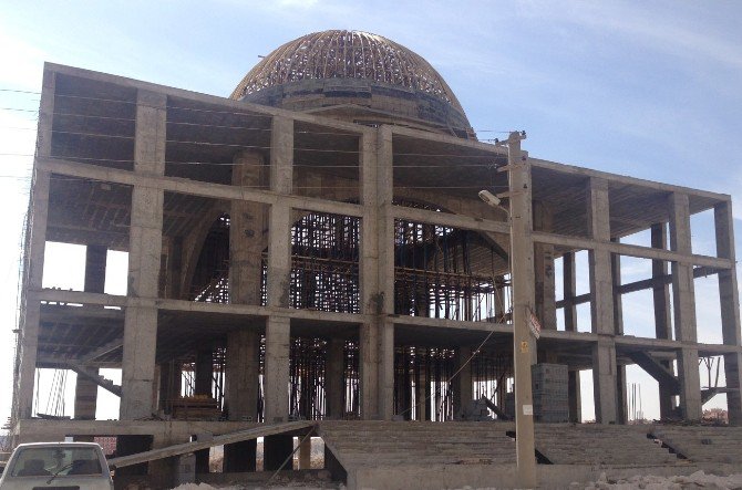 Mardin’de Cami İnşaatları Sürüyor