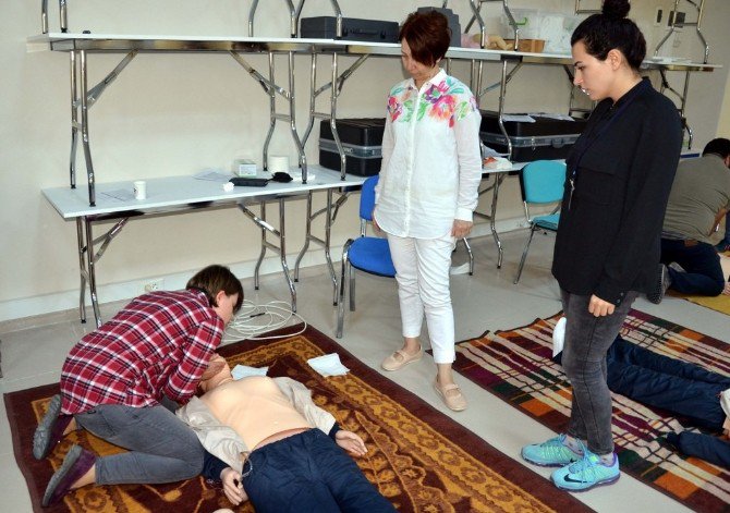 Nkü Personeline İlk Yardım Eğitimi Verildi