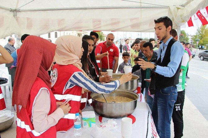 Sivas’ta Kızılay Bin Kişilik Aşure Dağıttı