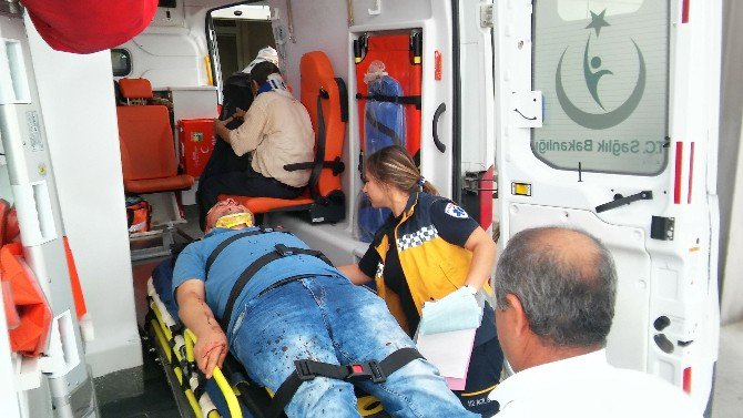 Aydın’da Servis Bekleyen İşçilere Otomobil Çarptı: 1 Ölü, 3 Yaralı
