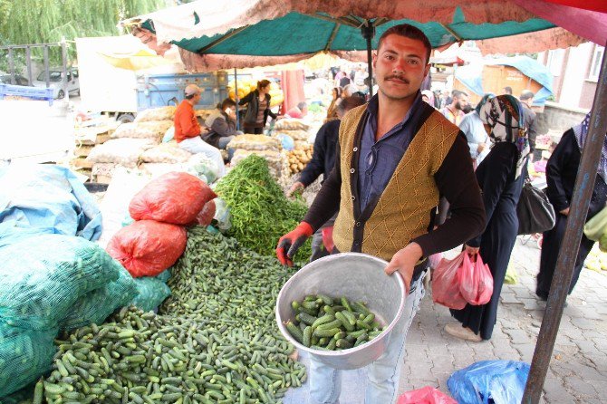 Pazarda Turşuluk Satışları Arttı