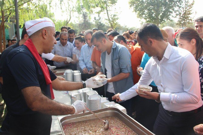 Başsavcı Güre, Adliye Personeline Aşure Dağıttı