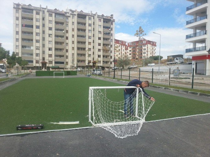 Özgür Çocuk Parkına Zarar Verildi