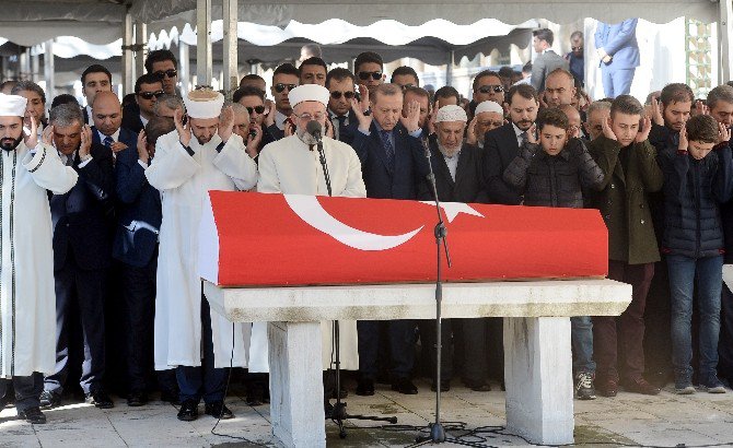 Eski Maliye Bakanı Keman Unakıtan Son Yolcuğuna Uğurlandı