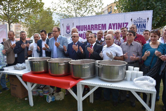 Şehzadeler’in Aşure Geleneği Devam Ediyor