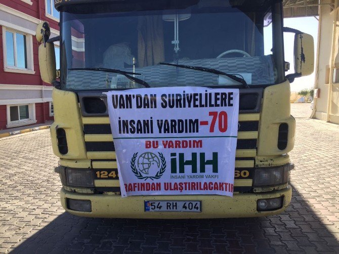 Van’dan Halep’e 3 Tır Yardım