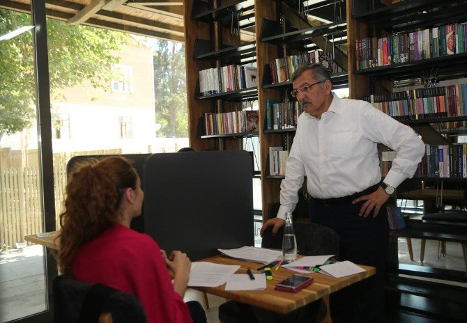 Başkan Murat Aydın: "Merkezefendi Şehir Kütüphanesi’nde Turgut Cansever Hocamızın İzi Var"