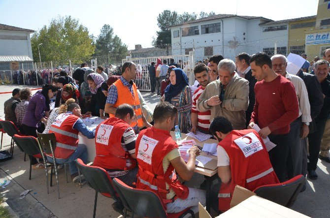 Suriyeli Sığınmacılara Hijyen Paketi Yardımı Yapıldı