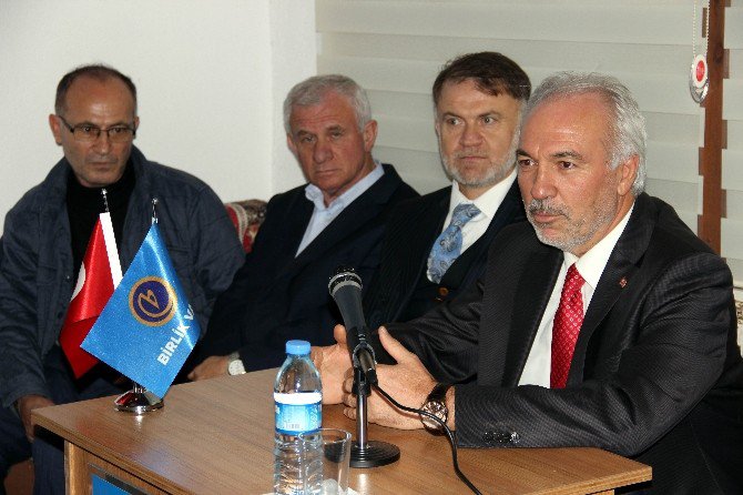 Belediye Başkanı Kamil Saraçoğlu, Birlik Vakfı’nın Konuğu Oldu