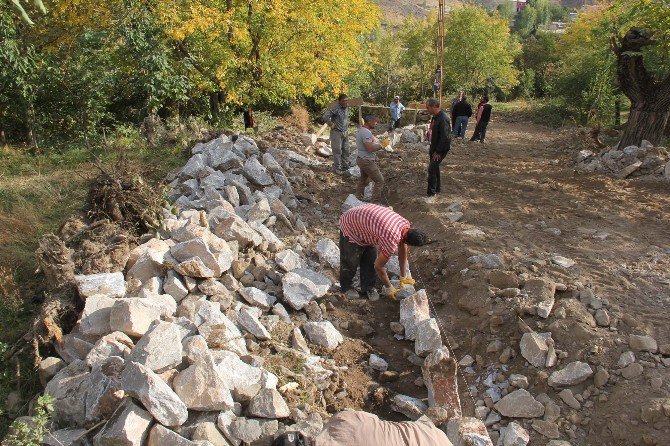 Bitlis Belediyesinden Yeni Yol Açma Çalışması