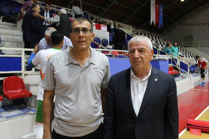 Büyükşehir Voleybol Takımı Sezona Galibiyetle Başladı