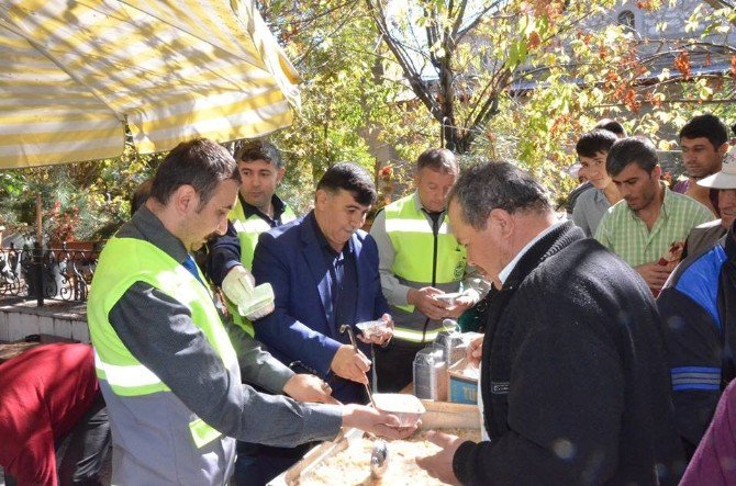 Emet Belediyesi’nden 5 Bin Kişiye Aşure