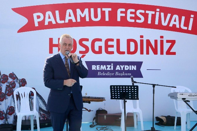 Eyüp’te 2,5 Ton Palamut Dağıtıldı