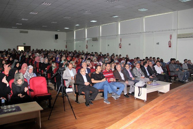 İlahiyat Fakültesinde Okuma Yöntemleri Konulu Konferans Verildi