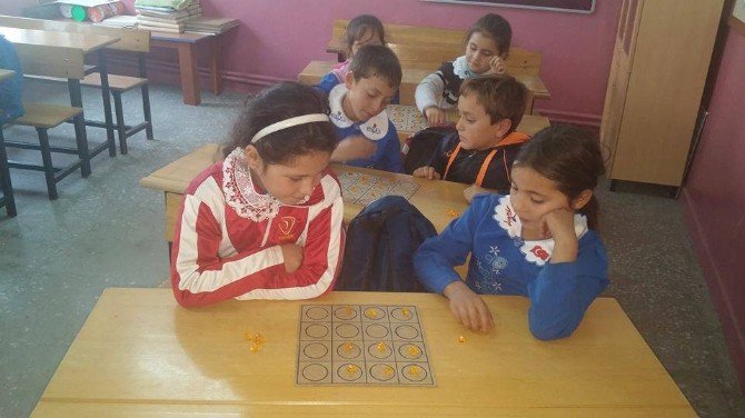 Karbasan İlkokulu’nda Zeka Oyunları Ve Mantıksal Aritmetik Kursu