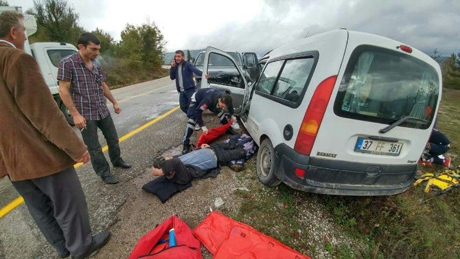 Kastamonu’da İki Araç Çarpıştı: 1 Ölü, 2 Yaralı