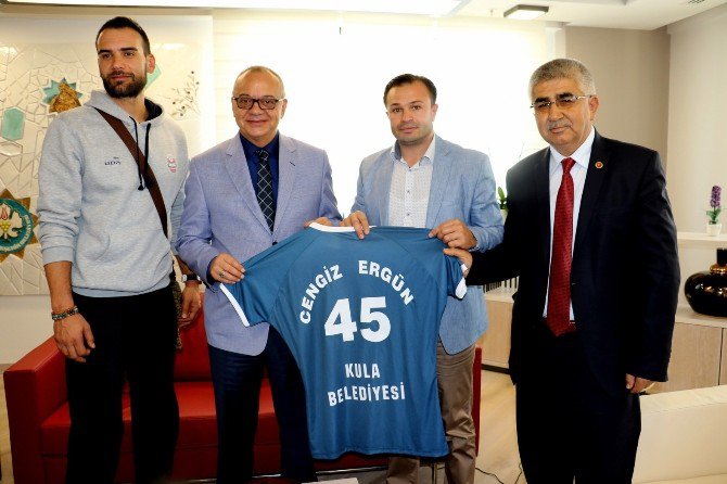 Başkan Ergün, Jeopark Kula Belediyespor’u Ağırladı