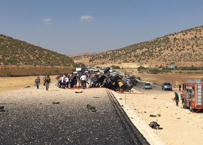 Mardin’de Askeri Aracın Geçişinde Patlama: 3 Şehit, 3 Yaralı