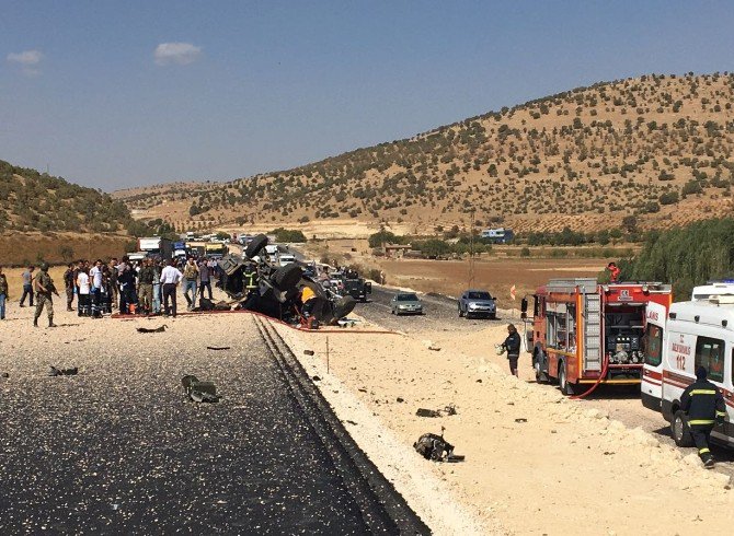 Mardin’de Askeri Aracın Geçişinde Patlama: 3 Şehit, 3 Yaralı