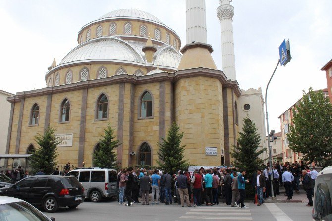 Niğde Belediyesi 6 Bin 500 Kişiye Aşure İkram Etti