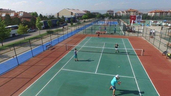 Odunpazarı’ndan Cumhuriyet Kupası Tenis Turnuvası